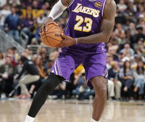 BOB半岛-詹姆斯还需证明自己？媒体人：不 他已足够成功 只是有人说他需要